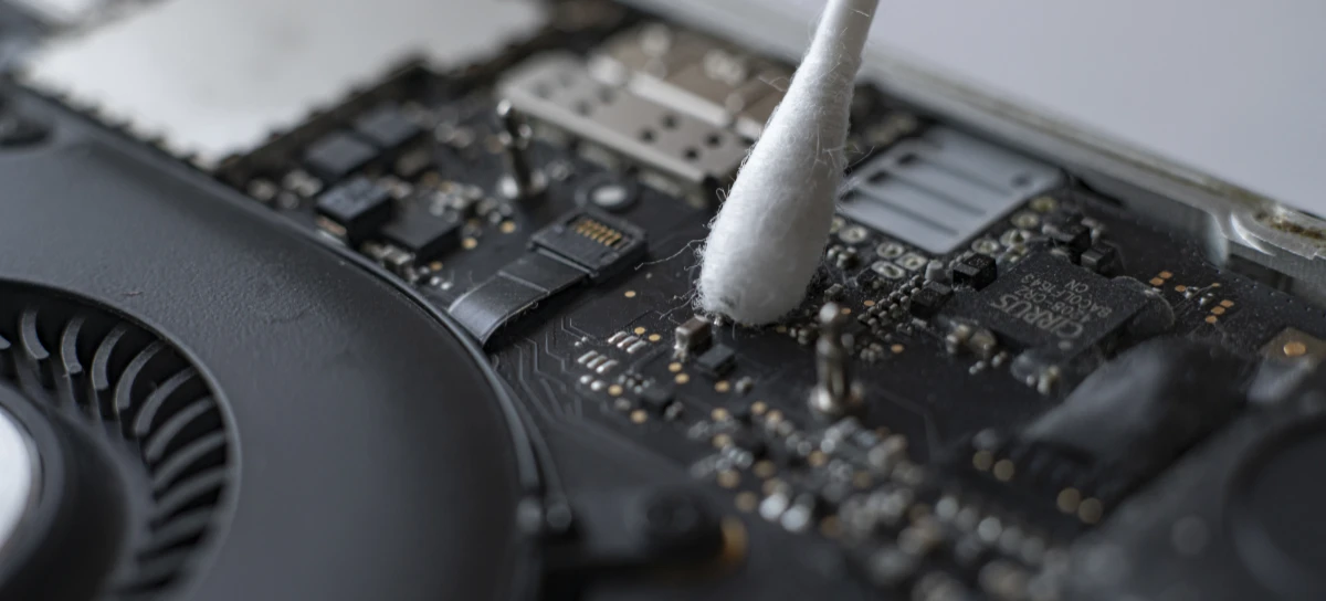reparación MacBook en Barcelona -mantenimiento preventivo y limpieza -MovilClinic